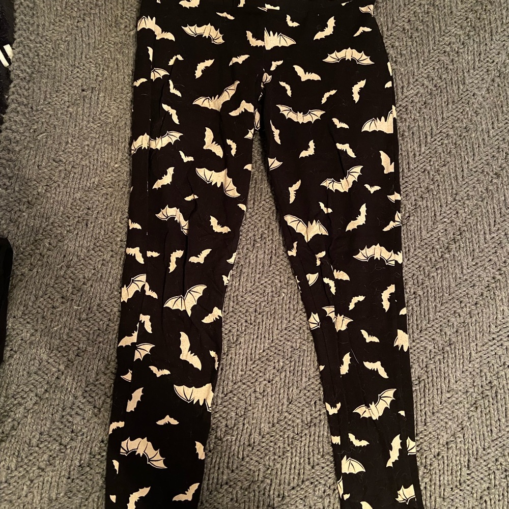 Bat leggings size 1 Torrid